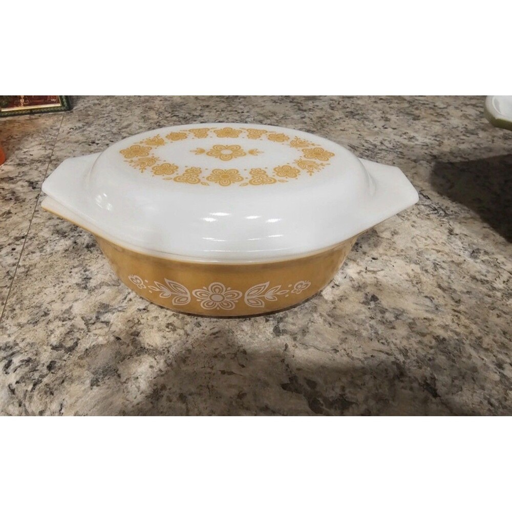 PYREX 045 Oval Glass Casserole Dish w/ Lid & Handle, White/Yellow Floral 2.5 Qt